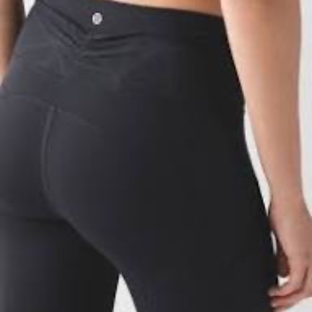 LULULEMON Goal Crusher Cropped lace accent leggings-Size 8